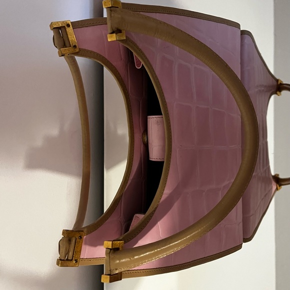 Purse, sunglasses holder with a well used wallet! - Picture 9 of 12